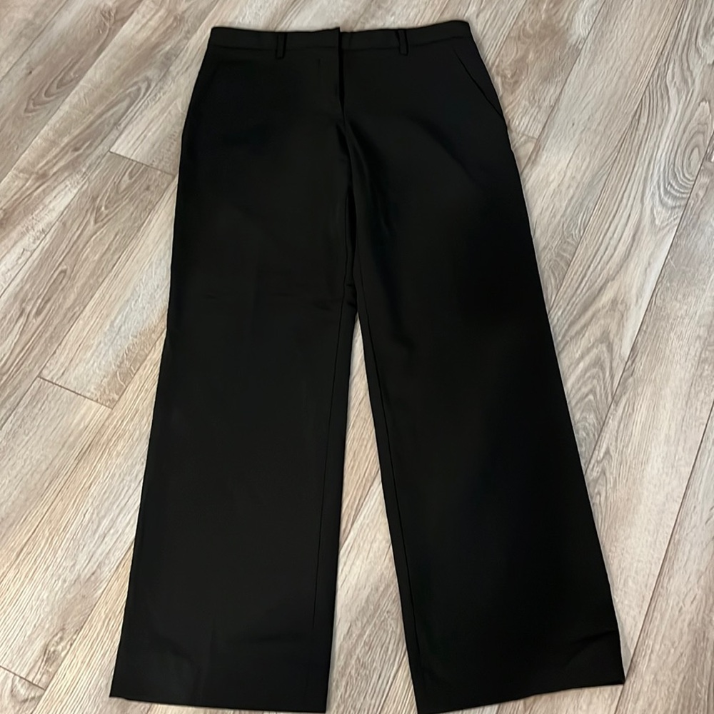 Gap size 6 - Picture 1 of 2